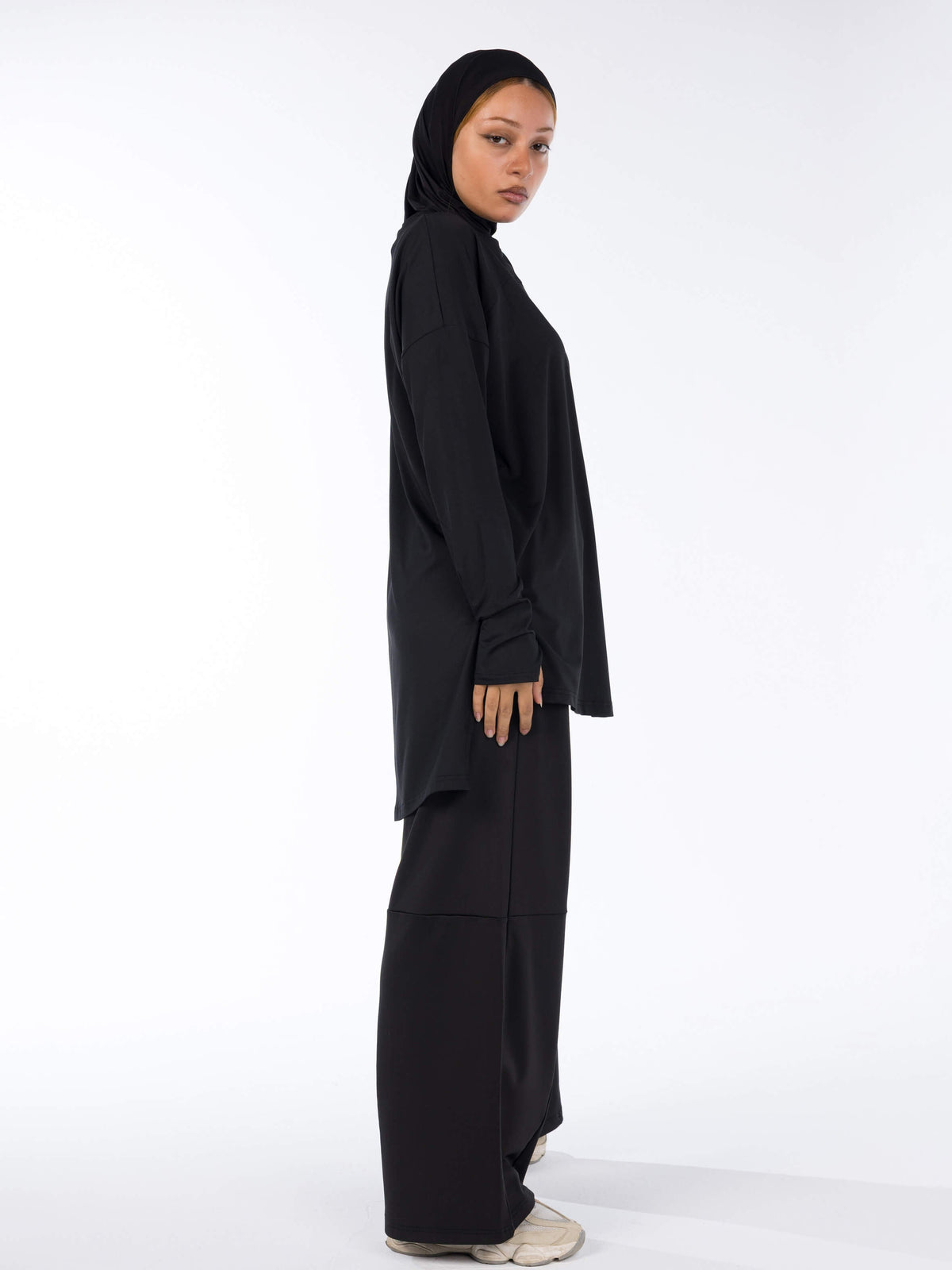 Rawnaqe Long-Sleeve HI-Dri Sports Loose Top - Black