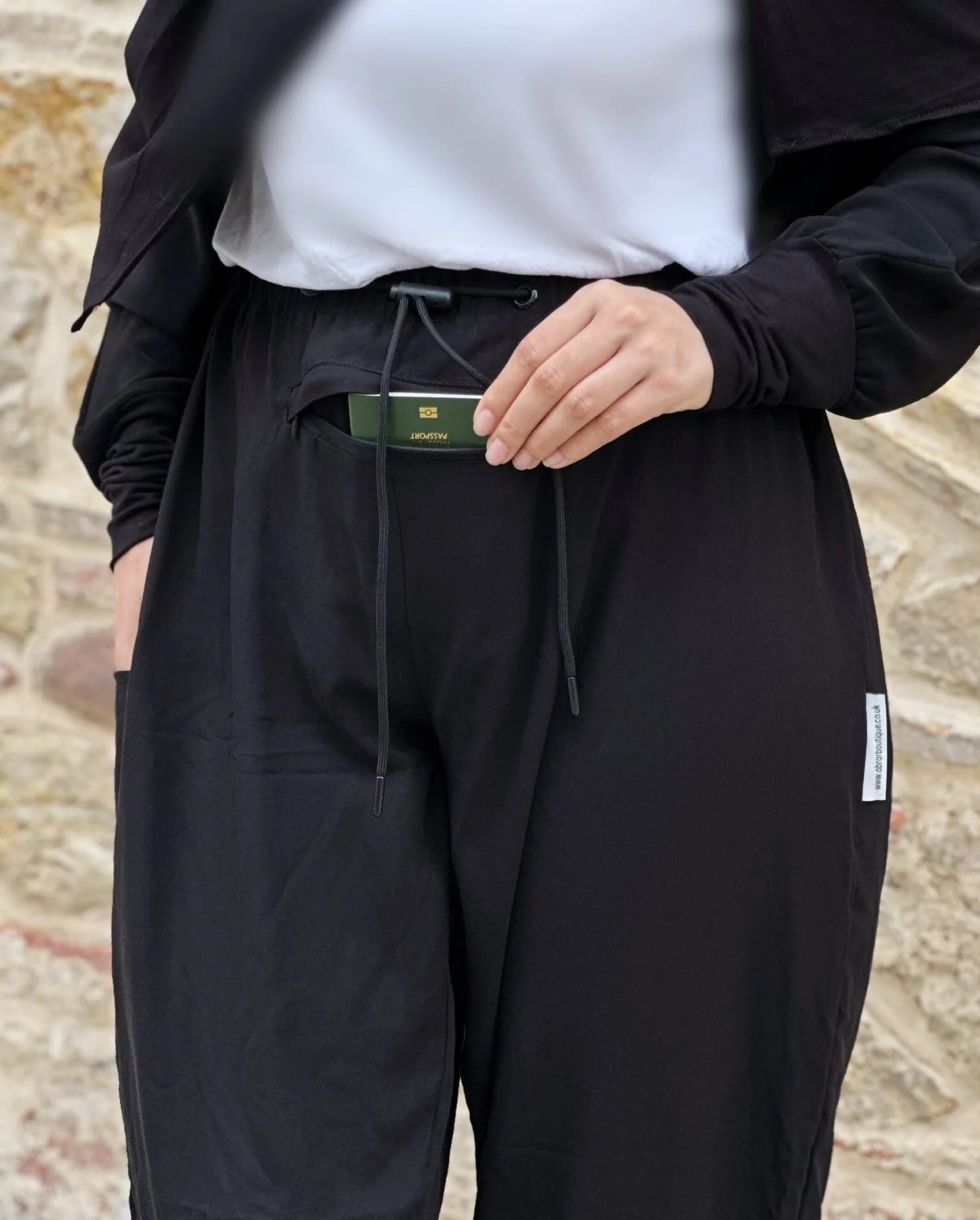 Rawnaqe Abaya –  Umrah & Hajj collection (Abaya + Pantalon + Hijab)